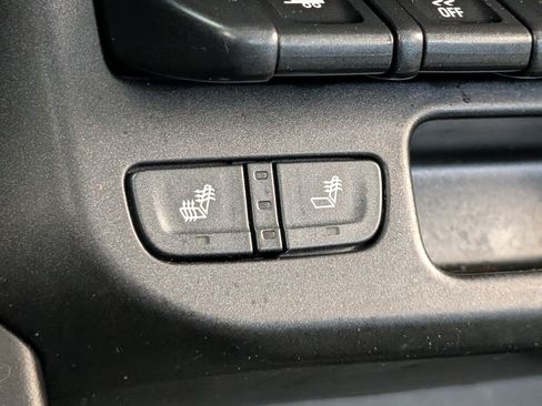 Used 2022 Chevrolet Colorado Z71 AWD/4WD image 31