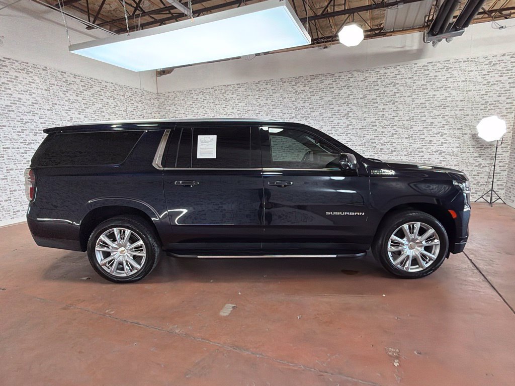 Used 2023 Chevrolet Suburban High Country AWD/4WD image 8