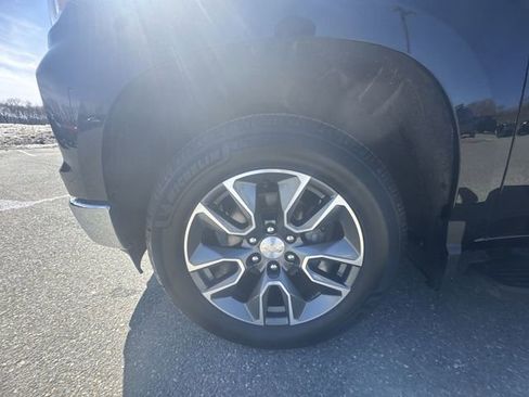 Used 2022 Chevrolet Silverado 1500 LT image 34