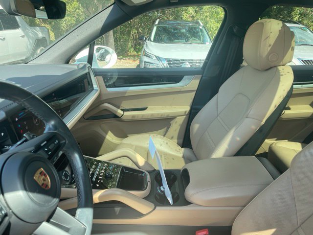 Used 2024 Porsche Cayenne S AWD/4WD image 9