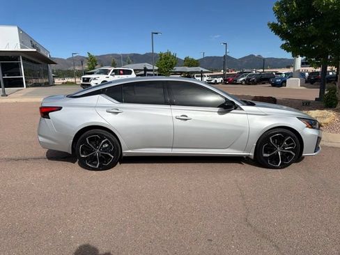 Used 2024 Nissan Altima 2.5 SR w/ SR Premium Package AWD/4WD image 11