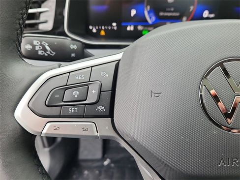 New 2026 Volkswagen Jetta SE image 11