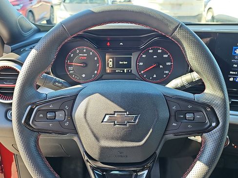 Used 2024 Chevrolet Trax RS image 18