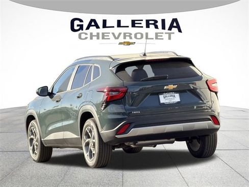 New 2026 Chevrolet Trax LT w/ LT Convenience Package image 5