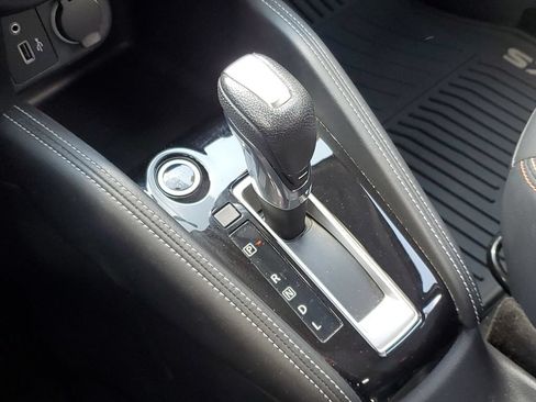 Used 2019 Nissan Kicks SR w/ SR Premium Package FWD image 17