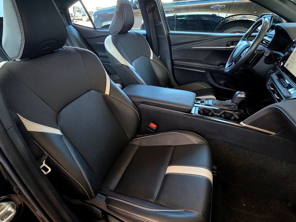 Used 2025 Toyota Camry SE FWD image 52
