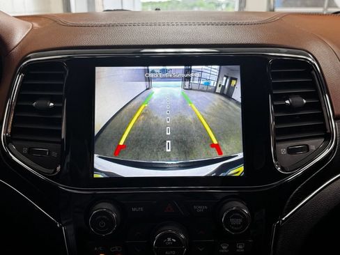 Certified 2021 Jeep Grand Cherokee Summit AWD/4WD image 19