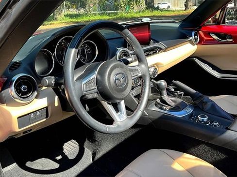 Used 2019 MAZDA MX-5 Miata RF Grand Touring image 13