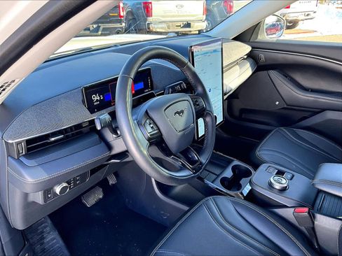 Used 2021 Ford Mustang Mach-E Premium image 8