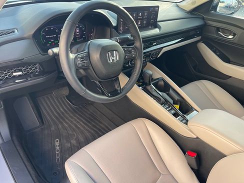 Used 2025 Honda Accord EX-L image 6