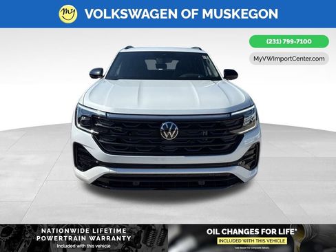 New 2026 Volkswagen Atlas Cross Sport SEL R-Line image 2
