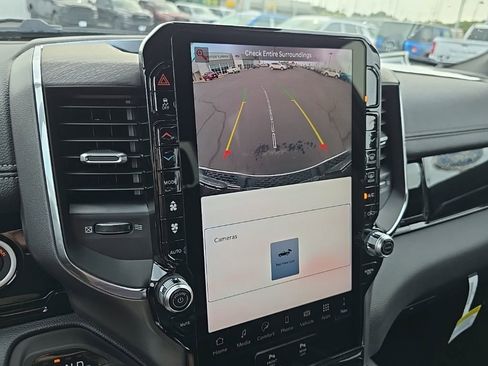 New 2026 RAM 1500 Laramie AWD/4WD image 4