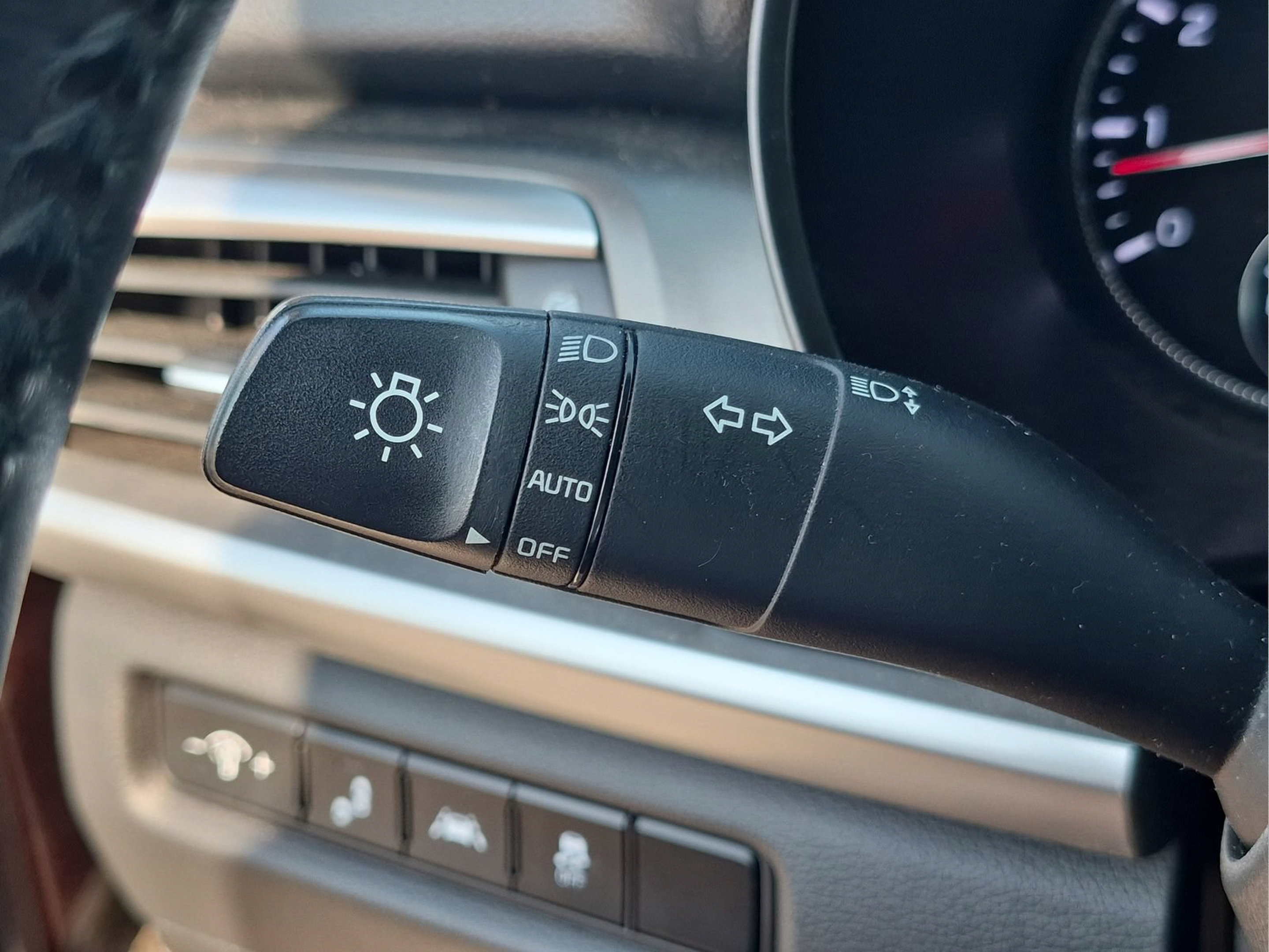 Used 2020 Kia Telluride LX FWD image 24