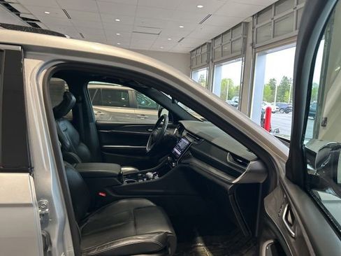 Used 2022 Jeep Grand Cherokee L Overland w/ Luxury Tech Group IV AWD/4WD image 21