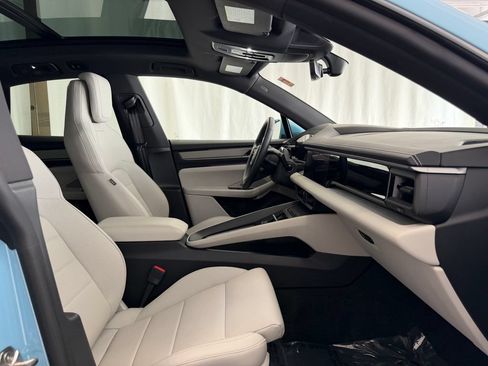 Certified 2026 Porsche Macan 4 Electric AWD/4WD image 16