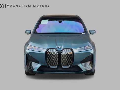 Used 2022 BMW iX xDrive50 w/ Premium Package image 5