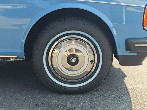 Used 1989 Rolls-Royce Silver Spur image 17