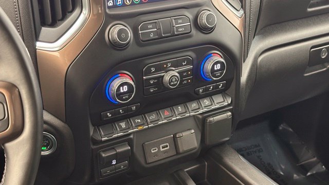 Used 2023 Chevrolet Silverado 3500 High Country w/ Z71 Off-Road Package AWD/4WD image 39