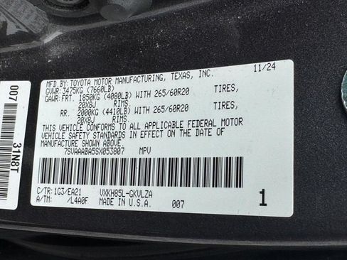 Used 2025 Toyota Sequoia Limited w/ Tow Technology Package AWD/4WD image 32