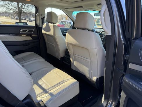 Used 2016 Ford Explorer Platinum image 16