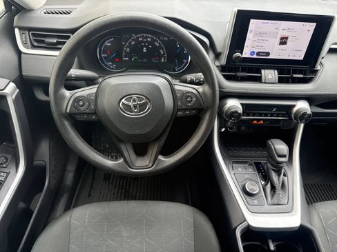 Used 2024 Toyota RAV4 XLE AWD/4WD image 14