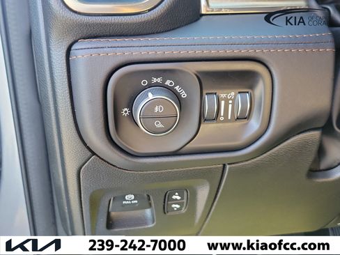 Used 2022 RAM 1500 Limited AWD/4WD image 25