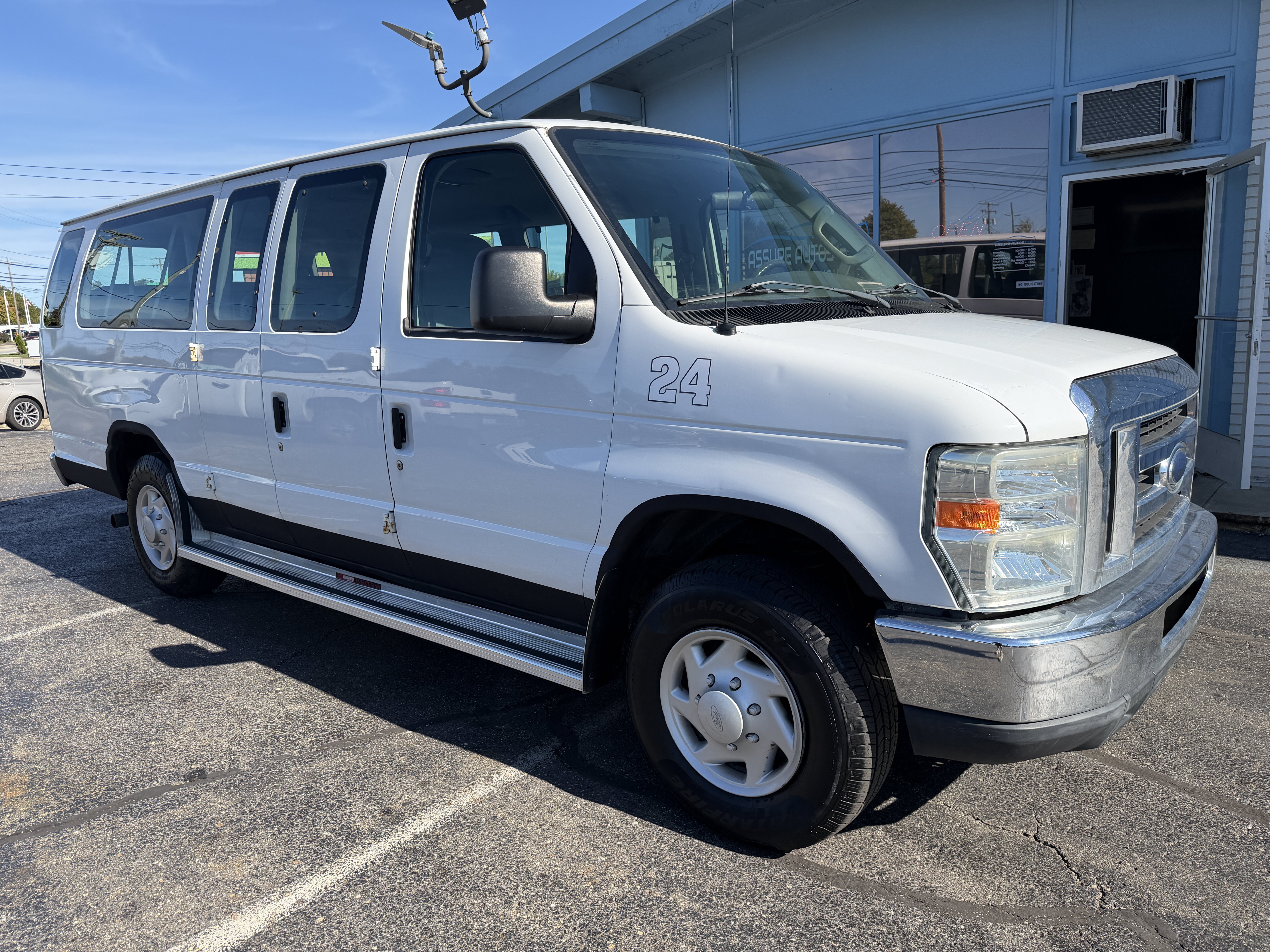 Used 2008 Ford E-350 and Econoline 350 XL RWD image 7