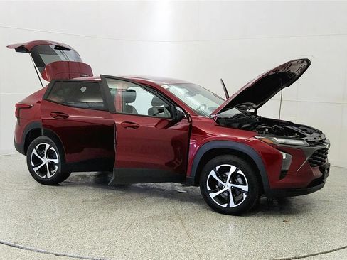 Used 2024 Chevrolet Trax RS w/ Driver Confidence Package FWD image 10