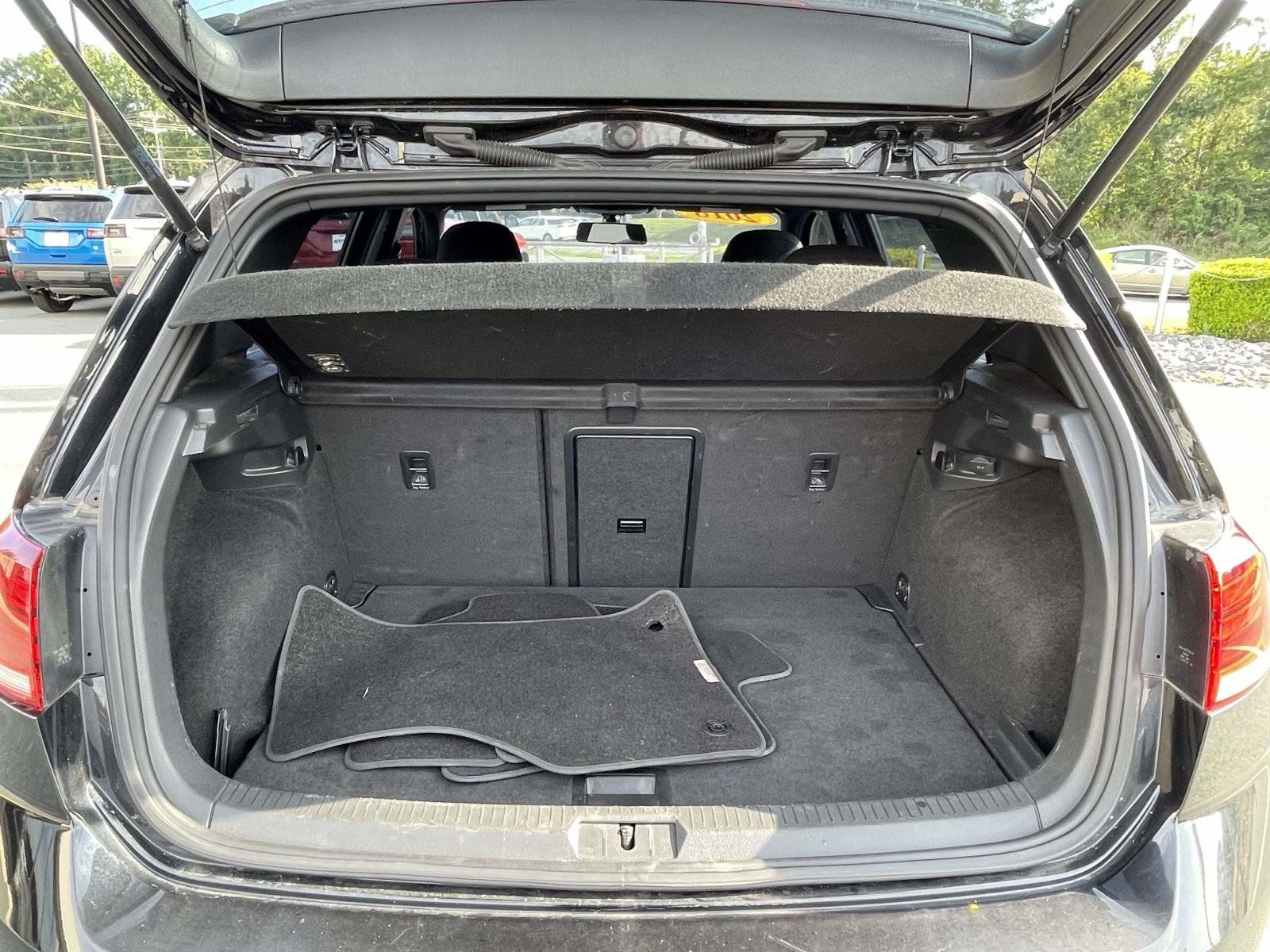 Used 2018 Volkswagen GTI S FWD image 8