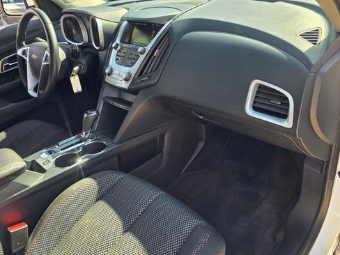 Used 2017 Chevrolet Equinox LT w/ Convenience Package image 24