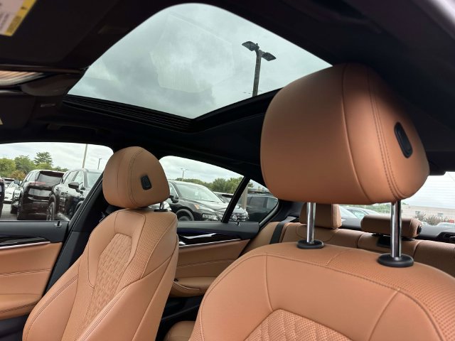 Used 2023 BMW 530i xDrive w/ Convenience Package AWD/4WD image 11