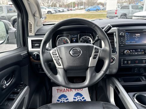 Used 2017 Nissan Titan SL image 16