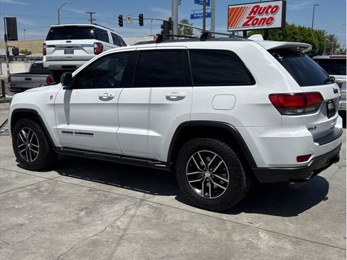 Used 2018 Jeep Grand Cherokee Trailhawk w/ Trailhawk Luxury Group AWD/4WD image 27