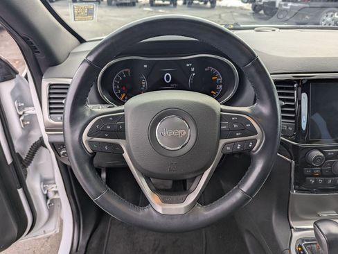 Certified 2022 Jeep Grand Cherokee Limited w/ Tech Group image 12