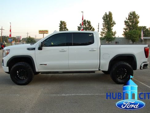 Used 2021 GMC Sierra 1500 AT4 w/ AT4 Value Package AWD/4WD image 2