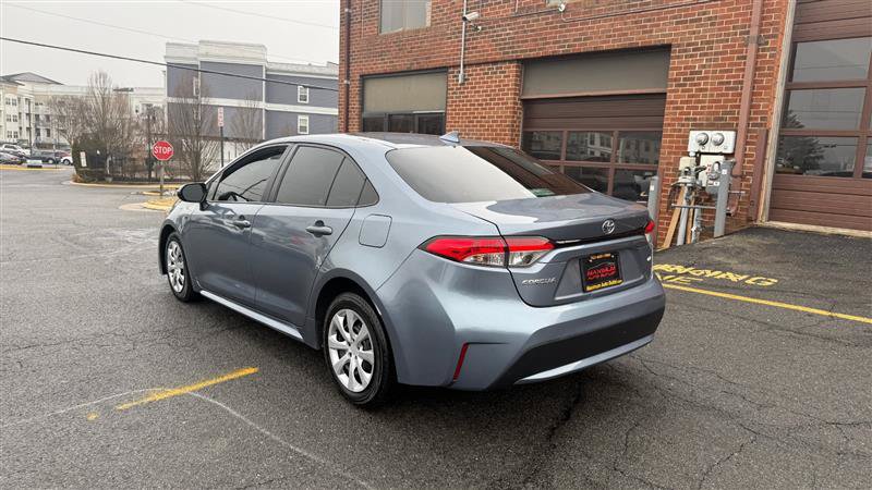 Used 2022 Toyota Corolla LE FWD image 16