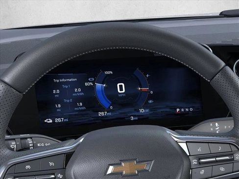 New 2026 Chevrolet Equinox EV LT image 18
