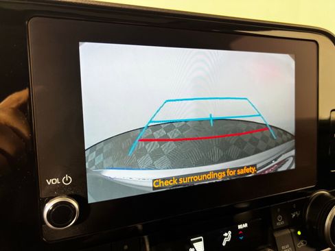 Certified 2024 Toyota Highlander XLE image 19