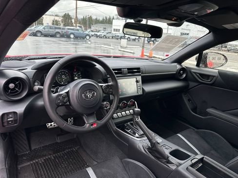 Used 2026 Toyota GR86 Premium w/ ALL Weather Mat Package (TMS) image 19