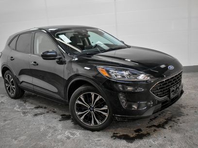 Used 2022 Ford Escape SE w/ SE Sport Appearance Package