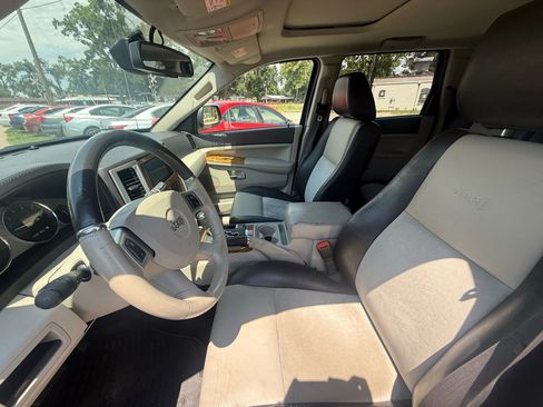 Used 2009 Jeep Grand Cherokee Limited image 9