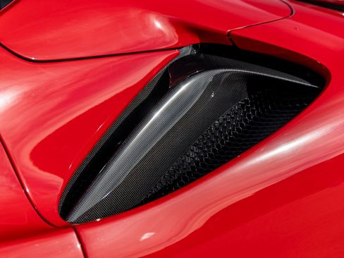 Used 2024 Ferrari SF90 Spider image 16