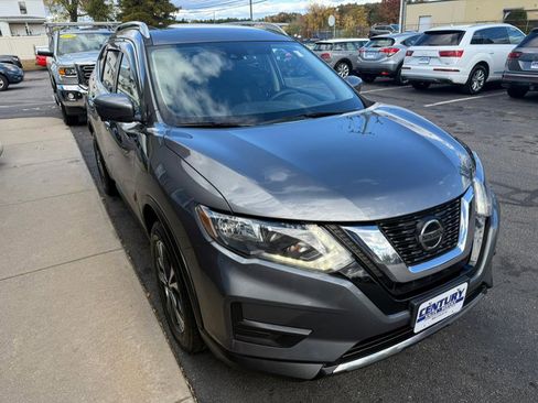 Used 2019 Nissan Rogue SV w/ Sun & Sound Touring Package image 11