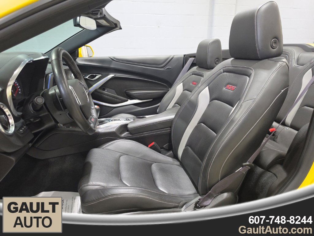 Used 2016 Chevrolet Camaro SS RWD image 10