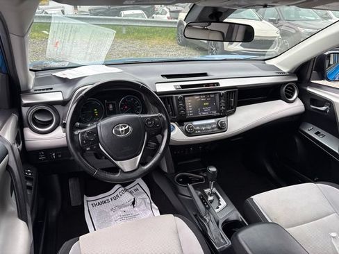 Used 2018 Toyota RAV4 XLE w/ Convenience Package AWD/4WD image 10