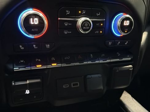 Used 2022 GMC Sierra 1500 AT4 w/ AT4 Premium Package AWD/4WD image 26