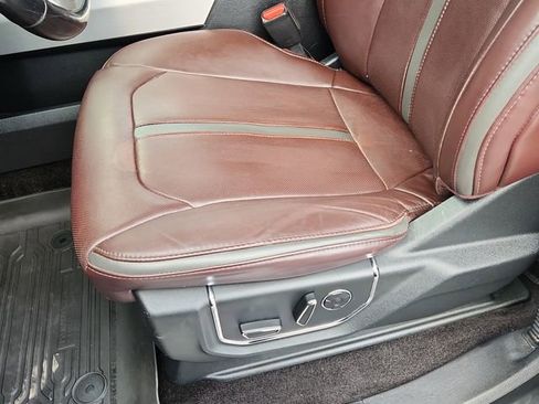 Used 2017 Ford F150 Platinum w/ Equipment Group 701A Luxury image 7