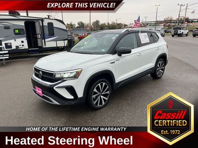 Used 2023 Volkswagen Taos SE w/ Panoramic Sunroof Package