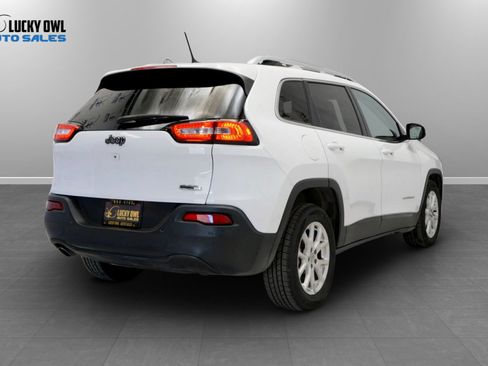 Used 2018 Jeep Cherokee Latitude w/ Safety Group FWD image 4
