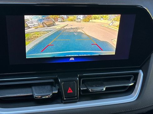 Used 2025 Chevrolet TrailBlazer LT AWD/4WD image 19